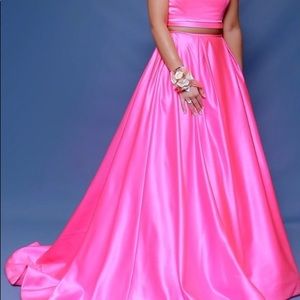 Sherri hill 2 piece prom dress size 4 worn once
